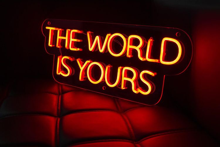 How to use neon signs in your business