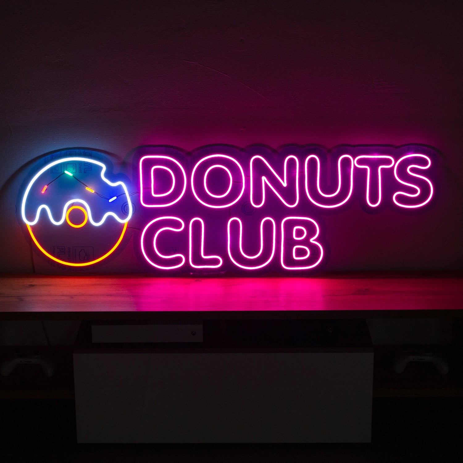LED neon sign "Donuts Club"